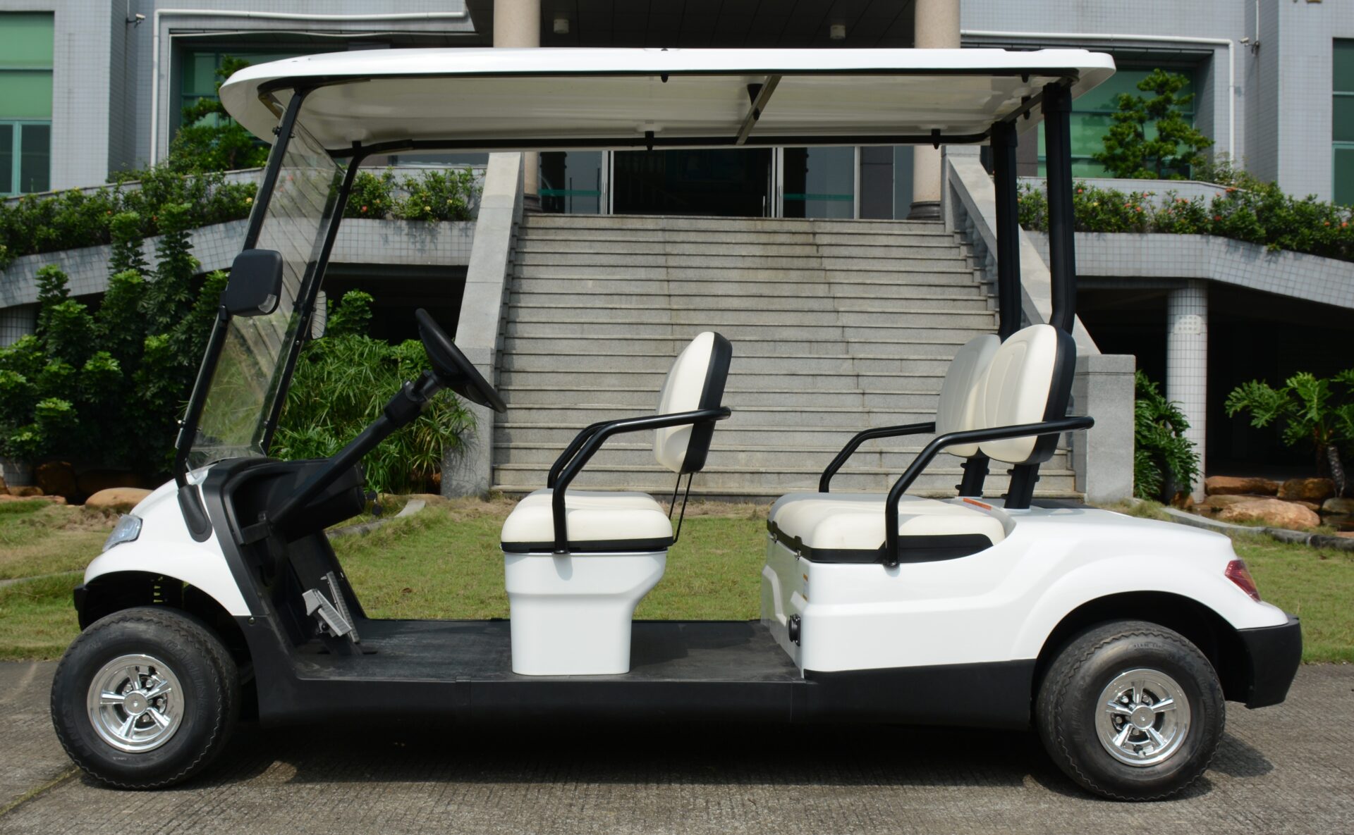 Voiturette golf electrique ZELEC 4 places GolfCar