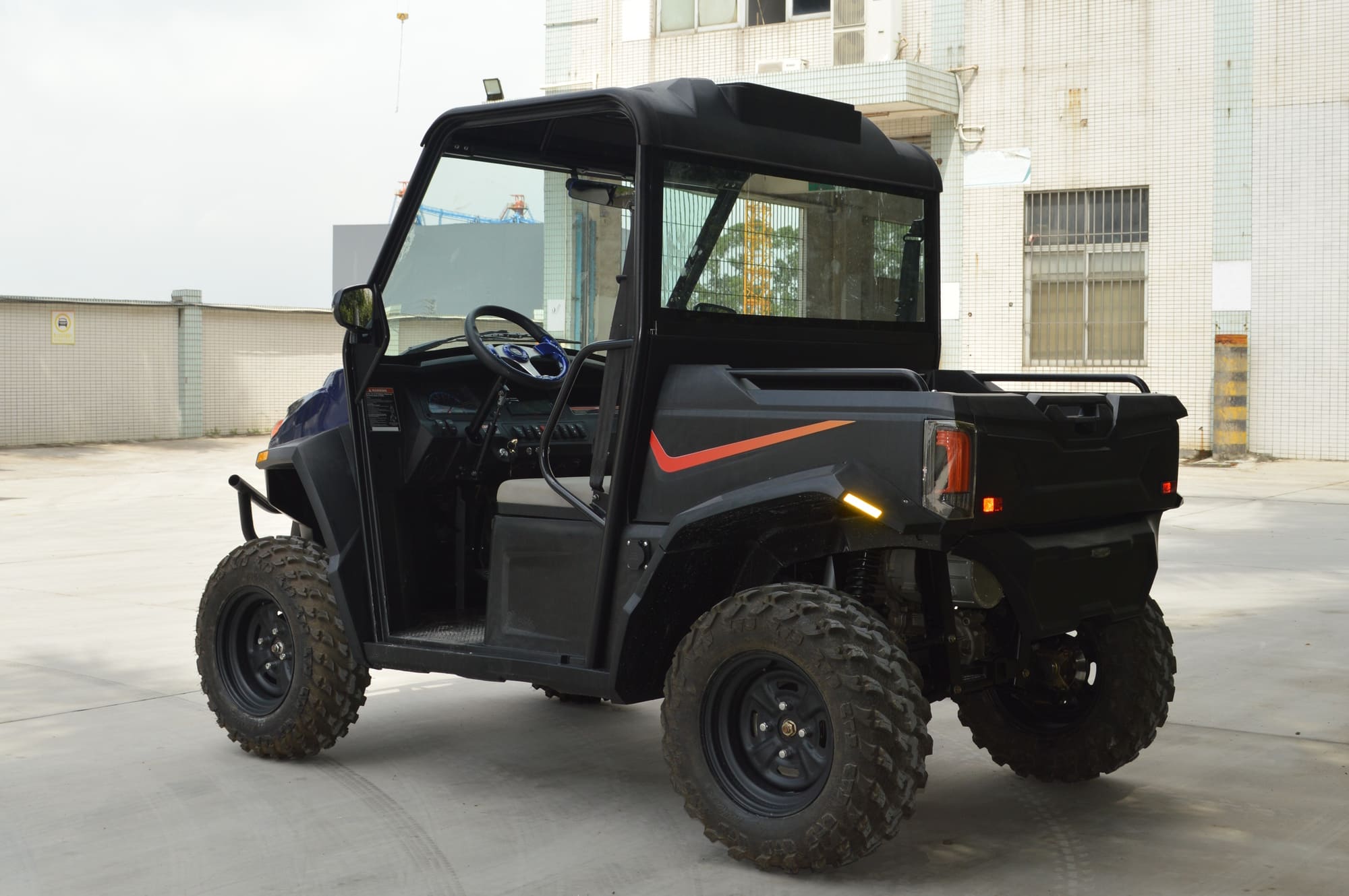 Golfette Utilitaire électrique ZELEC GC C2B GolfCar