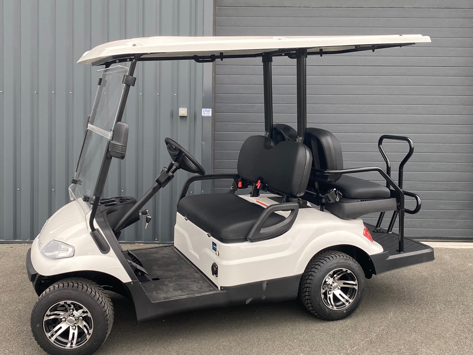 voiture de golf électrique ZELEC 4 places GolfCar